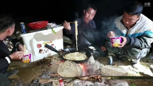 11点抽干水库。 2018-11-27 20点场