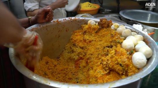 印度街头食品：这食物的颜色好特别！