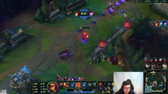 我在斗鱼看东北大鹌鹑直播英雄联盟