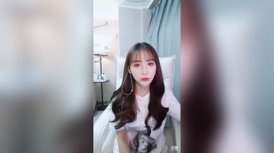 花街灯如昼zz发布了一个斗鱼视频2018-11-27