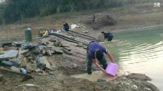 11点抽干水库。 2018-11-27 16点场