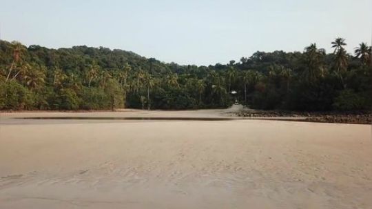 航拍视角下的泰国沽岛