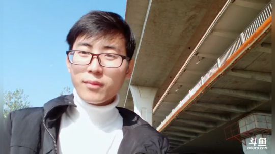 HHHISHHH发布了一个斗鱼视频2018-11-28