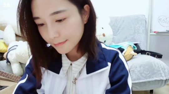 肖淑洁的188万粉丝发布了一个斗鱼视频2018-11-28