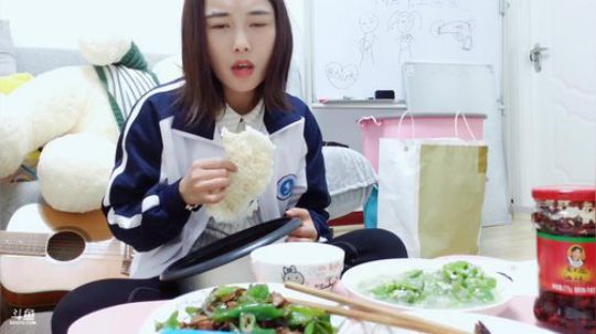肖淑洁的188万粉丝发布了一个斗鱼视频2018-11-28