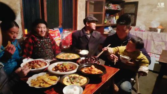 《乡民的晚餐》进行中(≧ω≦)/ 2018-11-28 18点场