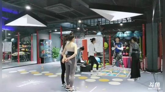 丿Good丶发布了一个斗鱼视频2018-11-30