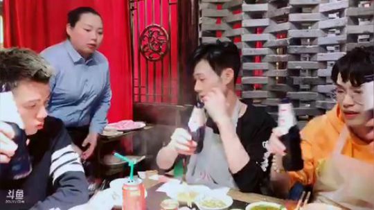小龙坎真好吃 2018-11-30 01点场