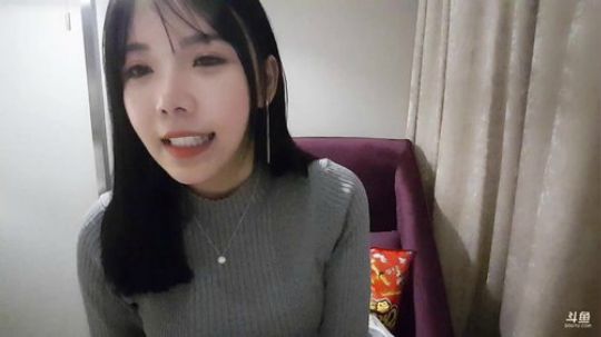 HHHISHHH发布了一个斗鱼视频2018-12-03