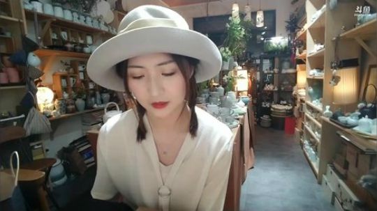 每天准时开店，周三是雨天 2018-12-05 20点场