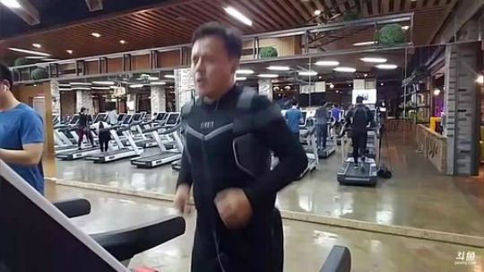 天气不好电视节目取消了，健身＋海鲜。 2018-12-07 17点场