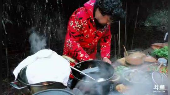 《高山人家乡民的晚餐》(≧ω≦)/ 2018-12-07 17点场