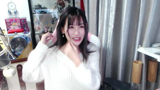 喵老师的圣诞树发布了一个斗鱼视频2018-12-09