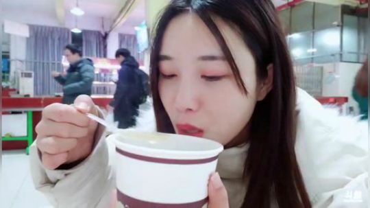 肖淑洁生命中的光和盐发布了一个斗鱼视频2018-12-10
