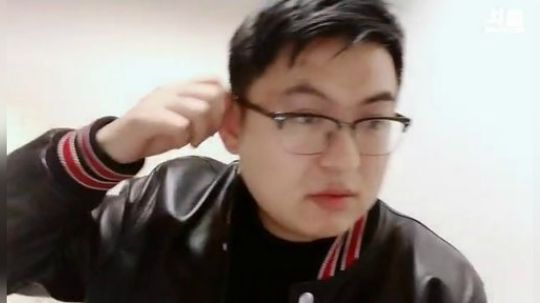 我在斗鱼看火力堂主直播户外