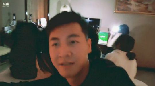 Hello晨哥发布了一个斗鱼视频2018-12-12