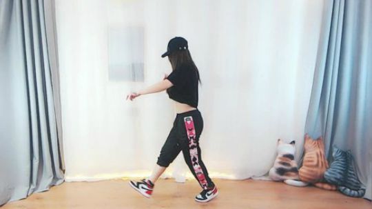 Hello晨哥发布了一个斗鱼视频2018-12-12