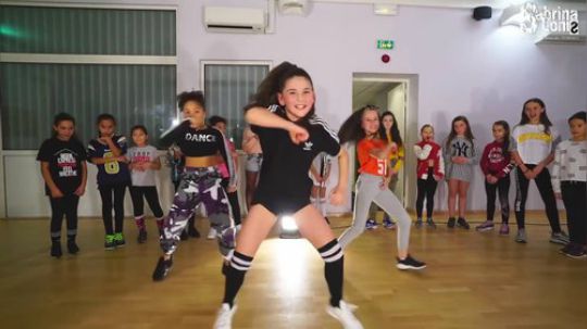 【Sabrina】活力四射8岁少女编舞