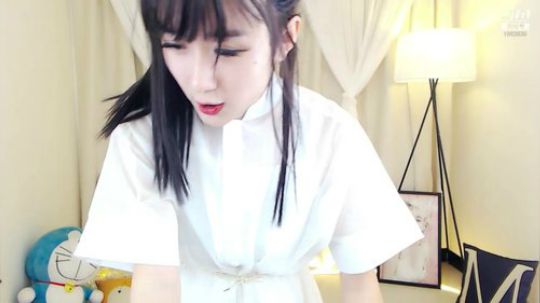 一个默默跳舞的小男孩的 2018-12-06 00点场