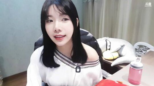 小姨子:周一啦 2018-12-17 15点场