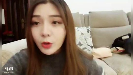 烙铁扎心了发布了一个斗鱼视频2018-12-17
