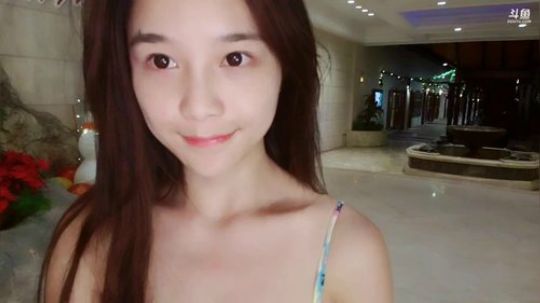 肖淑洁生命中的光和盐发布了一个斗鱼视频2018-12-18
