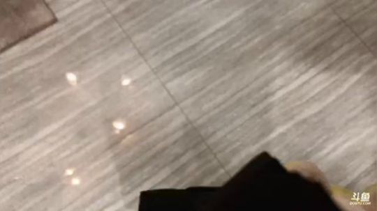 菠萝 ✨ 突然出现 2018-12-08 23点场
