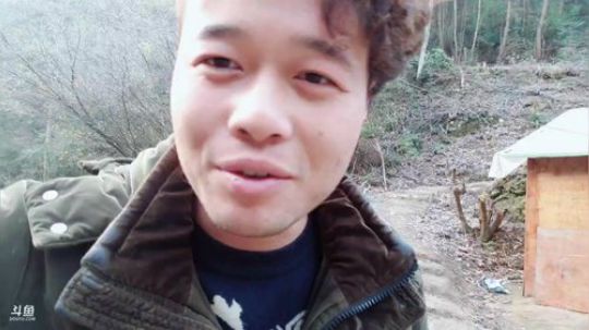 韩贤俊发布了一个斗鱼视频2018-12-18