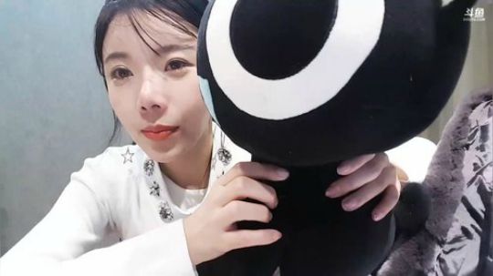 小姨子:我上线啦明天cos 2018-12-18 19点场