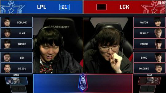 我在斗鱼看英雄联盟官方赛事直播英雄联盟