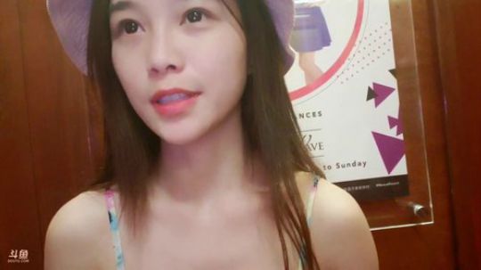 肖淑洁生命中的光和盐发布了一个斗鱼视频2018-12-18