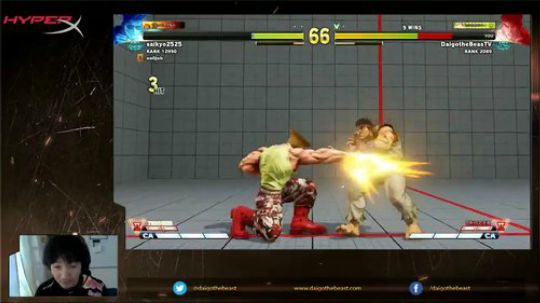 隆的一点加强感动梅原！街霸S4更新后梅原大吾尝试用隆实战！