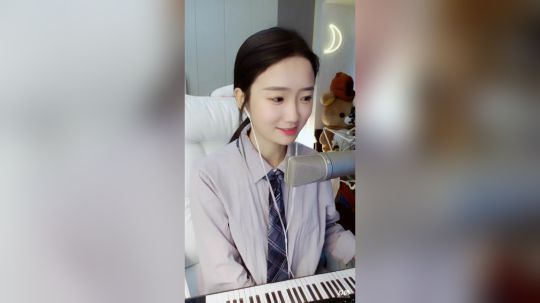 登月团丶离去发布了一个斗鱼视频2018-12-20