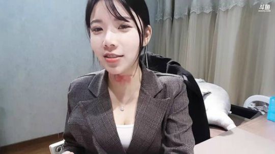 聆界之人发布了一个斗鱼视频2018-12-21