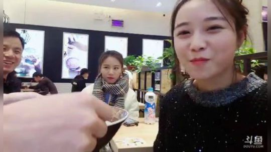 肖淑洁生命中的光和盐发布了一个斗鱼视频2018-12-23