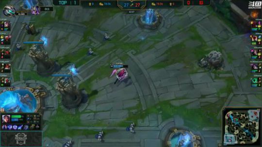 我在斗鱼看英雄联盟官方赛事直播英雄联盟