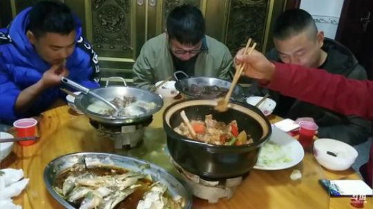 美食:腊排骨清蒸石斑 2018-12-23 18点场