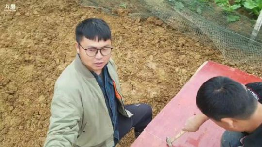 这么冷的天下水摸鱼？？ 2018-12-23 14点场