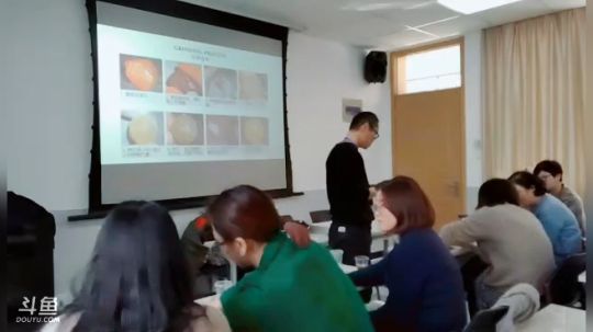 玩转创新屋 蜜蜡琥珀科普大讲堂