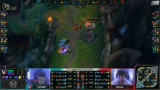我在斗鱼看英雄联盟官方赛事直播英雄联盟