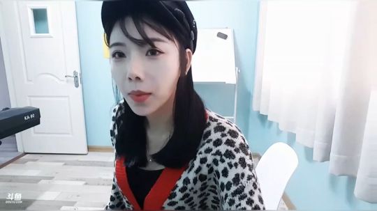 小姨子:看我学习唱歌打鼔吧 2018-12-27 14点场