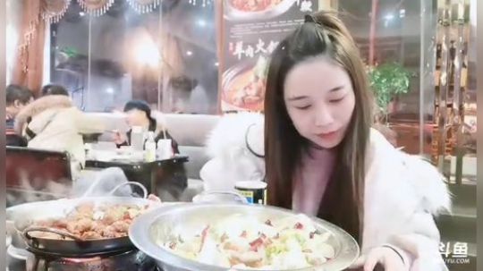 肖淑洁生命中的光和盐发布了一个斗鱼视频2018-12-27
