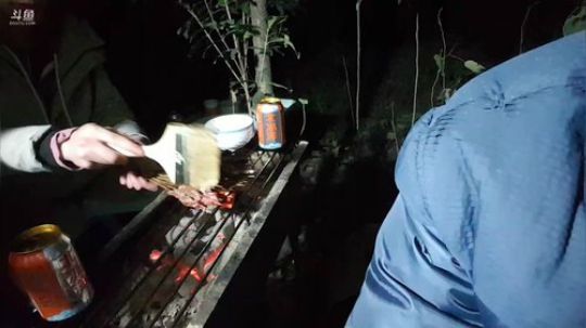 我在斗鱼看小主播无尽直播美食