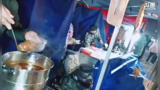 肖淑洁生命中的光和盐发布了一个斗鱼视频2018-12-28