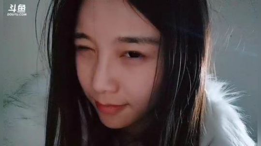 肖淑洁生命中的光和盐发布了一个斗鱼视频2018-12-29