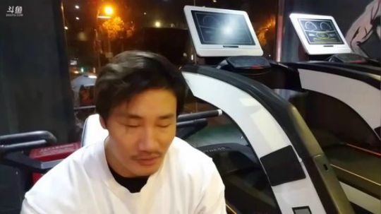 晚上练个胸吧，下午来不及了 2018-12-29 19点场
