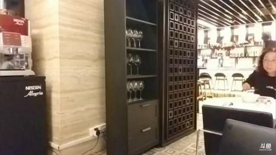 【就是玩出界】新加坡，早餐 2018-12-30 07点场