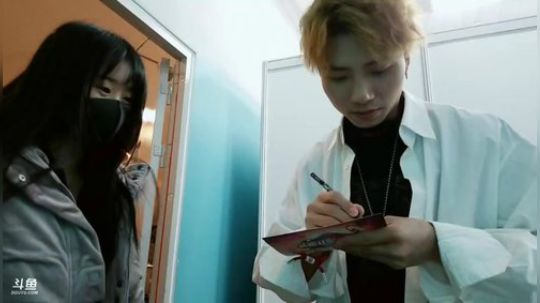 Smlia丶卡布奇诺发布了一个斗鱼视频2018-12-31