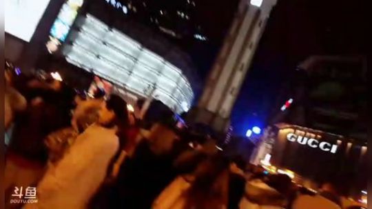 烙铁扎心了发布了一个斗鱼视频2019-01-01