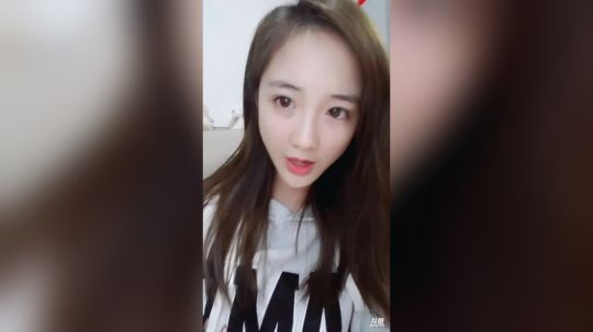 隔着距离RomanticMystery发布了一个斗鱼视频2019-01-01